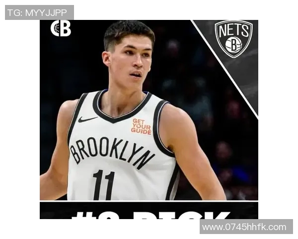 姚明与篮网新秀杰明同框合影引发热议谁能在巨人面前不变矮人