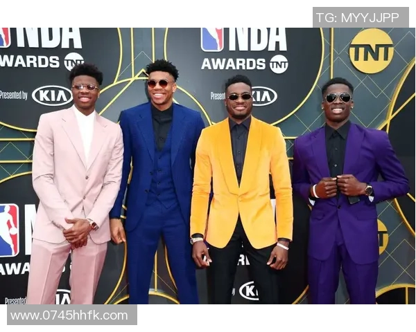 字母哥与经纪人积极探讨潜在交易球队的能力与机会 字母哥与经纪人积极探讨潜在交易球队的能力与机会